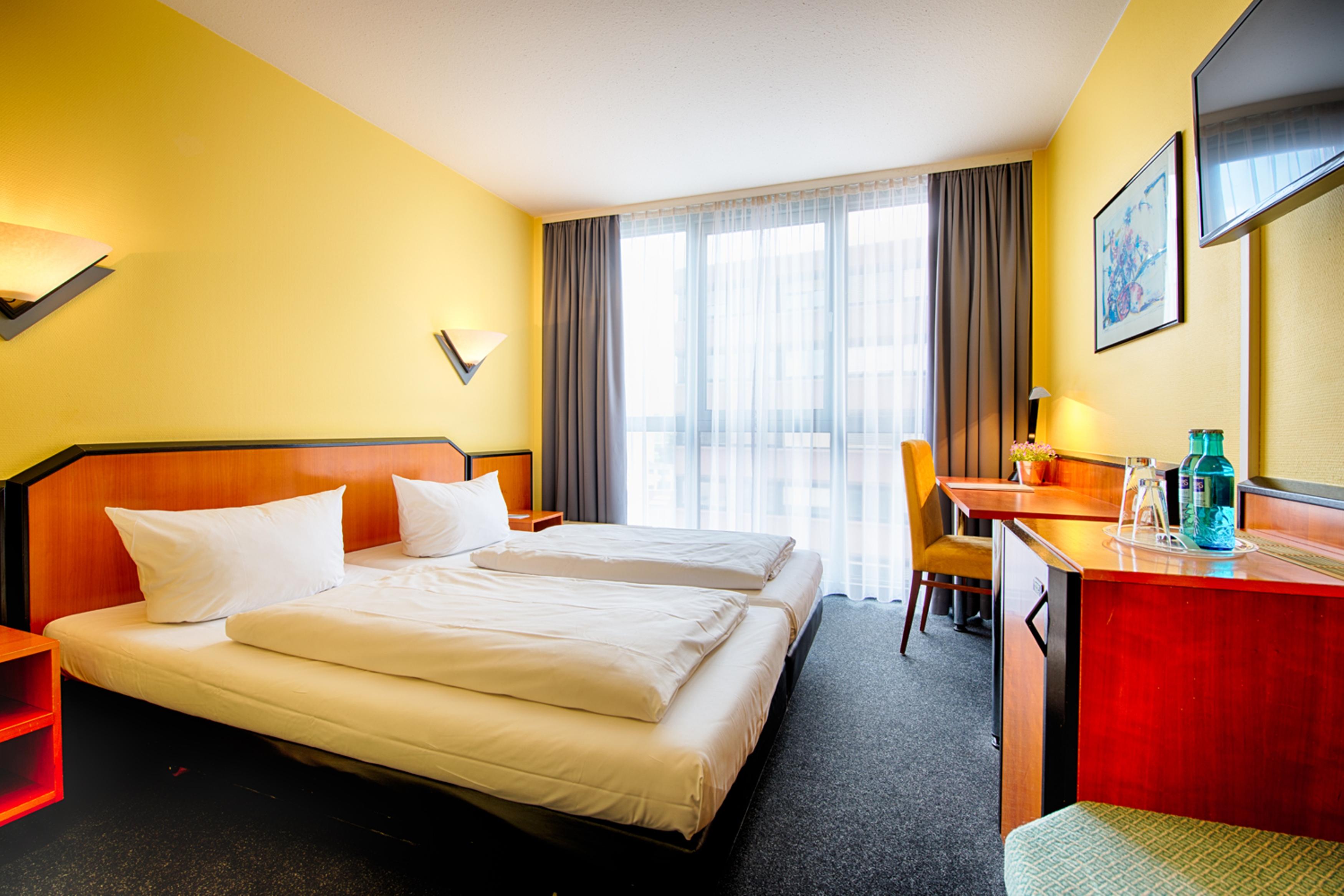 Achat Hotel Stuttgart Airport Messe Exterior foto